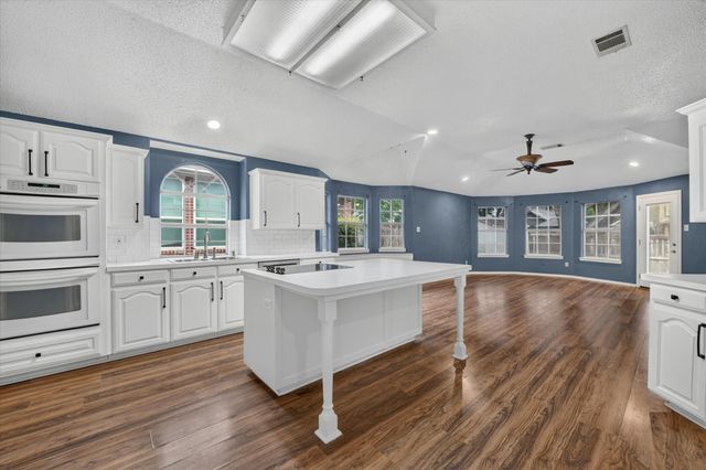 7700 Black Bear Court, Fort Worth, TX 76137