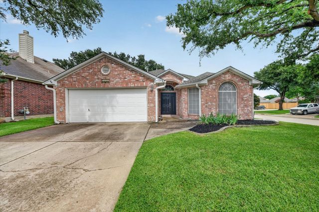 7700 Black Bear Court, Fort Worth, TX 76137