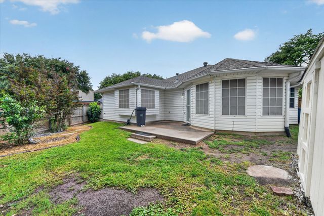 7700 Black Bear Court, Fort Worth, TX 76137