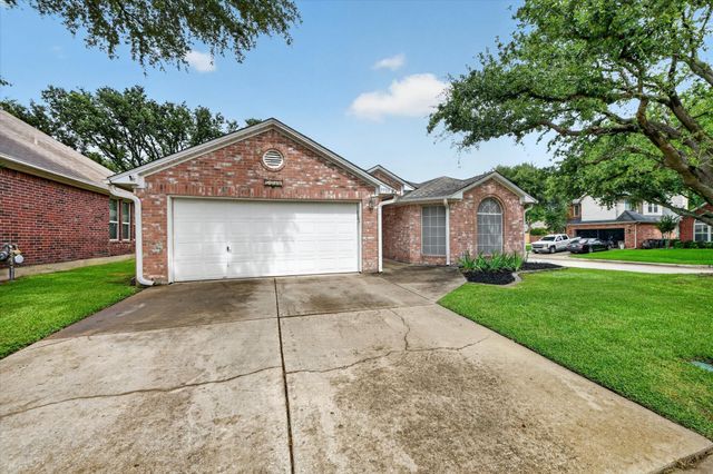 7700 Black Bear Court, Fort Worth, TX 76137