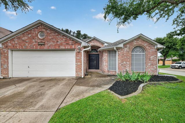 7700 Black Bear Court, Fort Worth, TX 76137