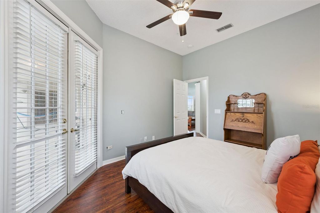 Image 15 of property listing at 632 TERRACE COVE WAY, Orlando, FL 32828