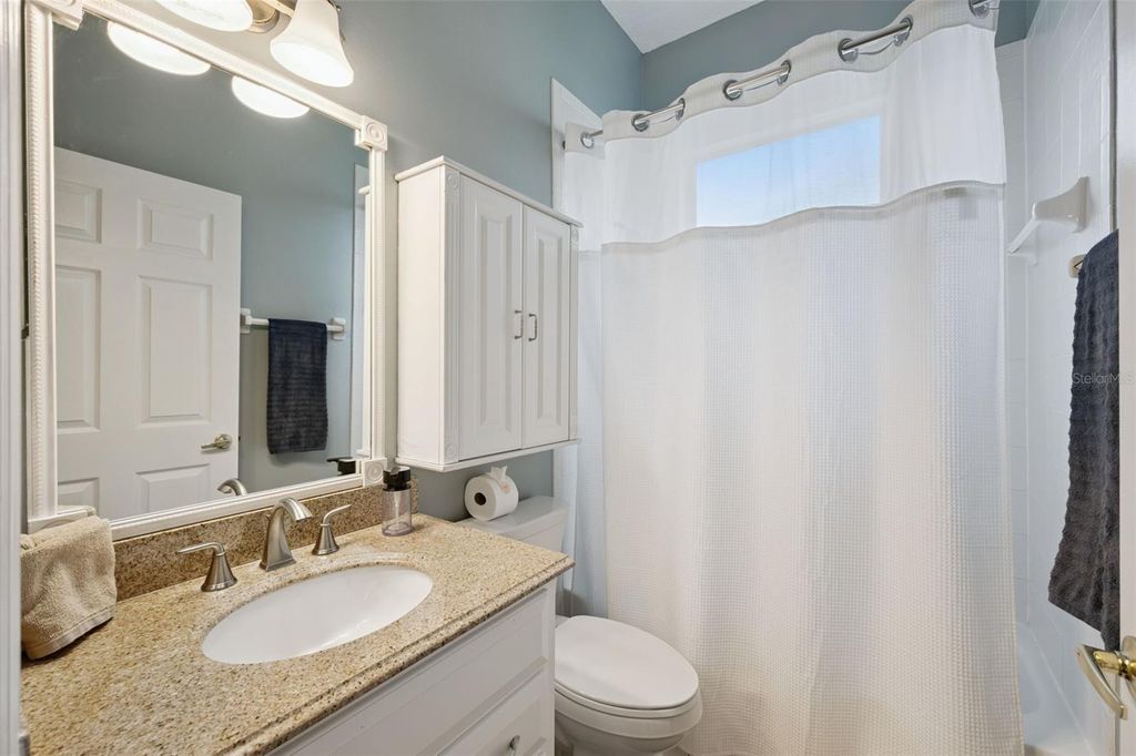 Image 20 of property listing at 632 TERRACE COVE WAY, Orlando, FL 32828