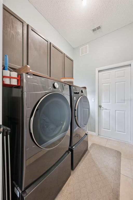 Image 28 of property listing at 632 TERRACE COVE WAY, Orlando, FL 32828
