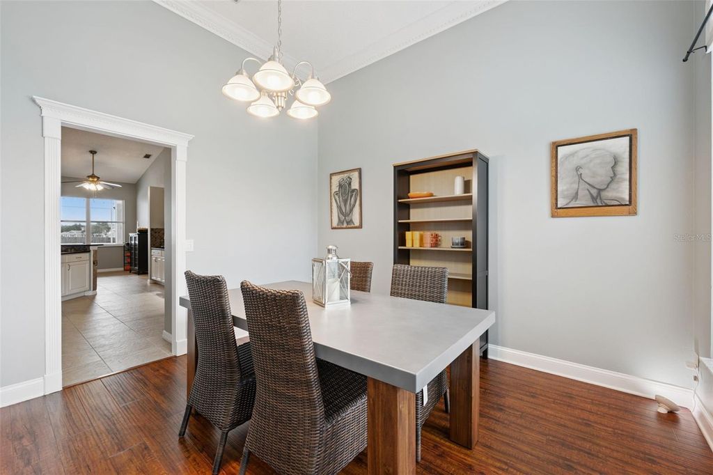 Image 6 of property listing at 632 TERRACE COVE WAY, Orlando, FL 32828