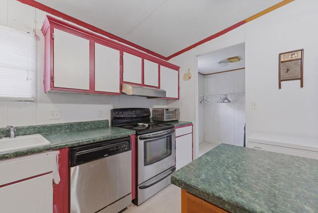 141 Mainester Lane, Saint Stephen, SC 29479
