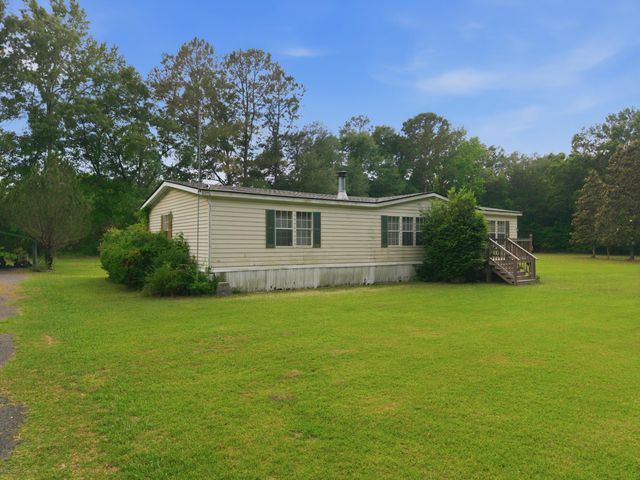 141 Mainester Lane, Saint Stephen, SC 29479