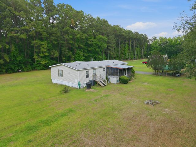 141 Mainester Lane, Saint Stephen, SC 29479