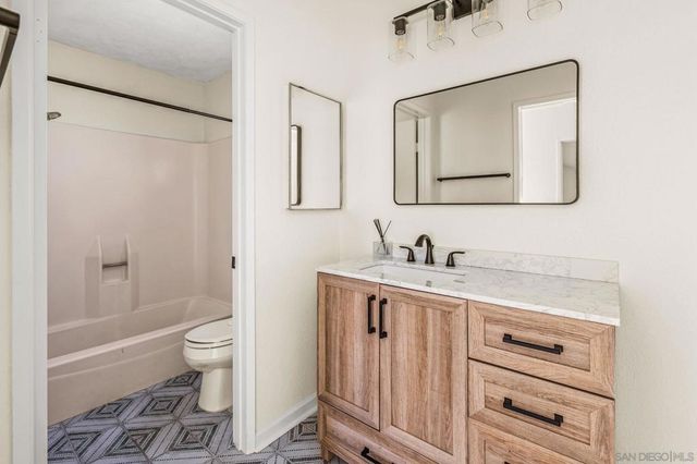2419 La Costa Ave Unit A, Carlsbad, CA 92009