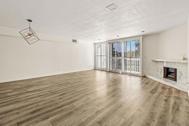 2419 La Costa Ave Unit A, Carlsbad, CA 92009