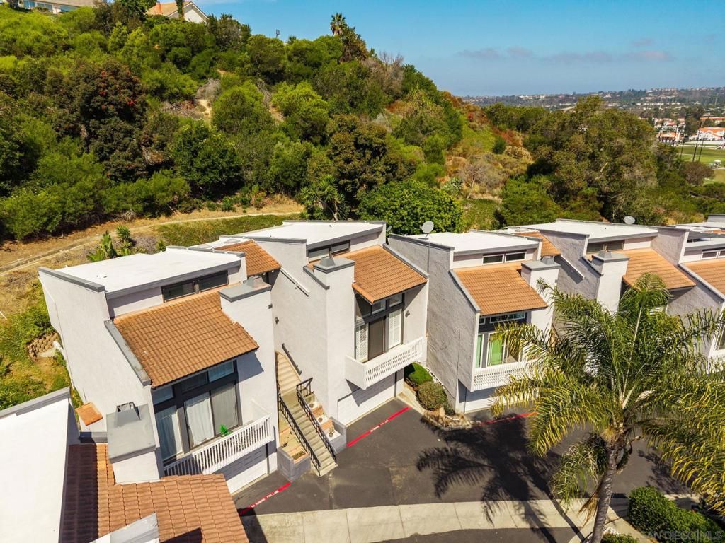 Image 5 of property listing at 2419 La Costa Ave Unit A, Carlsbad, CA 92009