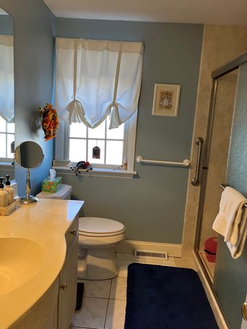50 Louise Rd, Braintree, MA 02184