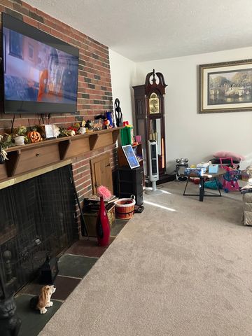 50 Louise Rd, Braintree, MA 02184