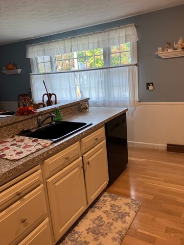 50 Louise Rd, Braintree, MA 02184