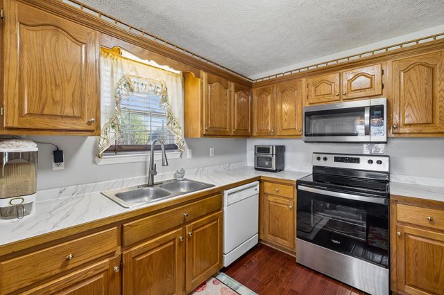 257 Mountain View Dr, Morrison, TN 37357