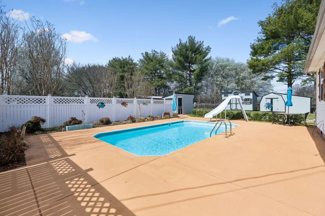 257 Mountain View Dr, Morrison, TN 37357