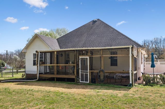 257 Mountain View Dr, Morrison, TN 37357