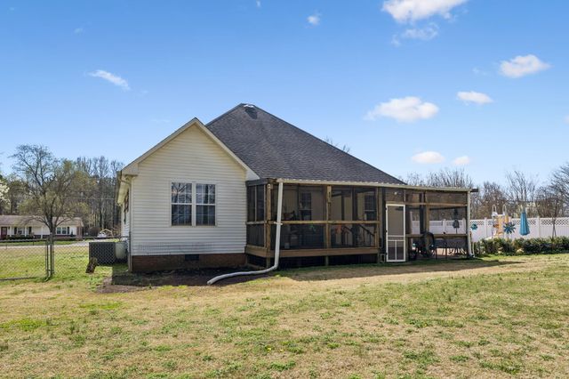257 Mountain View Dr, Morrison, TN 37357