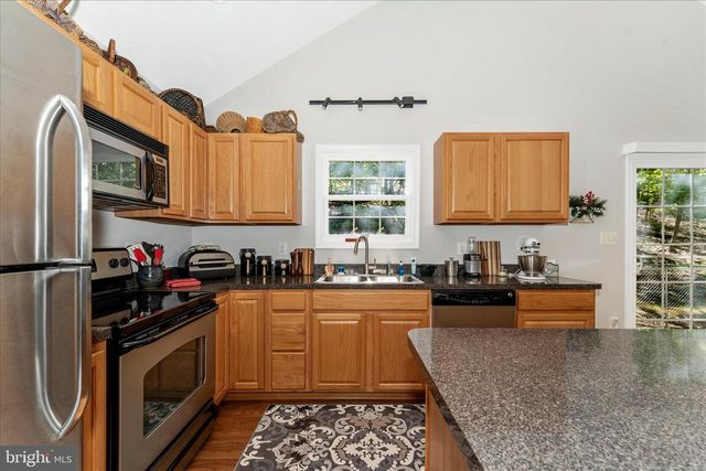 180 MOUNTAIN DEW CT, Harpers Ferry, WV 25425