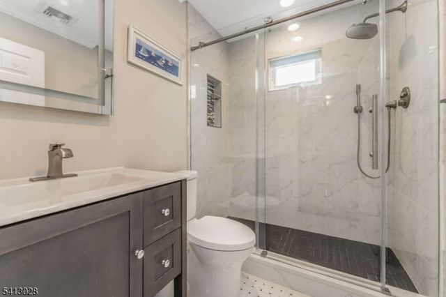 11 Elmara Dr, Bridgewater Twp., NJ 08807