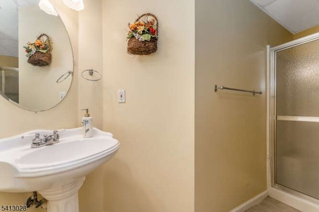 11 Elmara Dr, Bridgewater Twp., NJ 08807