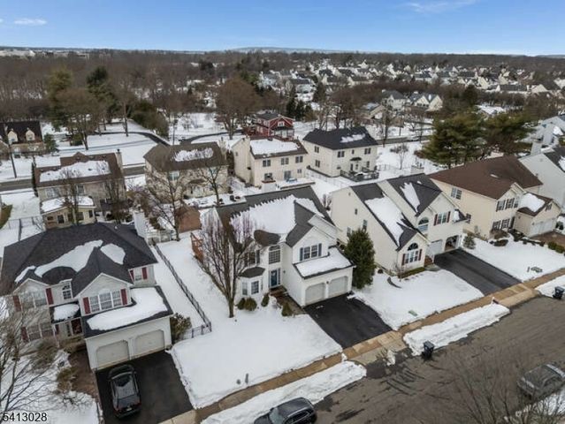 11 Elmara Dr, Bridgewater Twp., NJ 08807