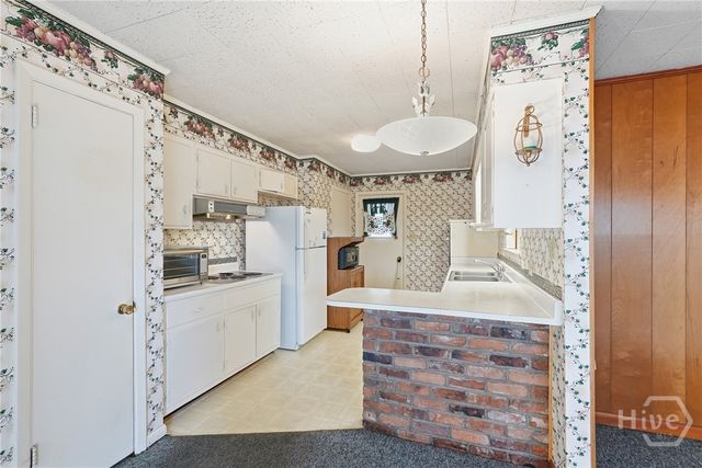 86 Camellia Avenue, Savannah, GA 31408