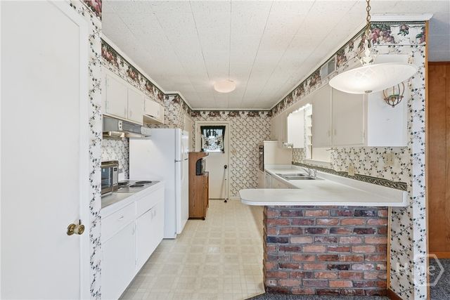 86 Camellia Avenue, Savannah, GA 31408