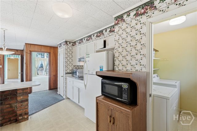 86 Camellia Avenue, Savannah, GA 31408