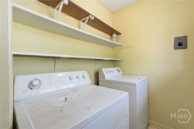 86 Camellia Avenue, Savannah, GA 31408