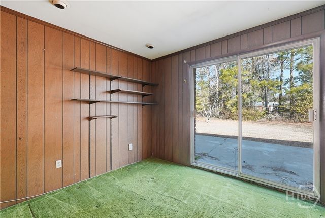 86 Camellia Avenue, Savannah, GA 31408