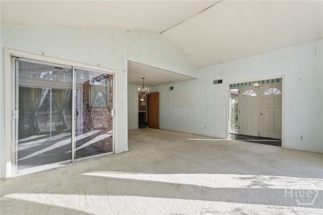 86 Camellia Avenue, Savannah, GA 31408