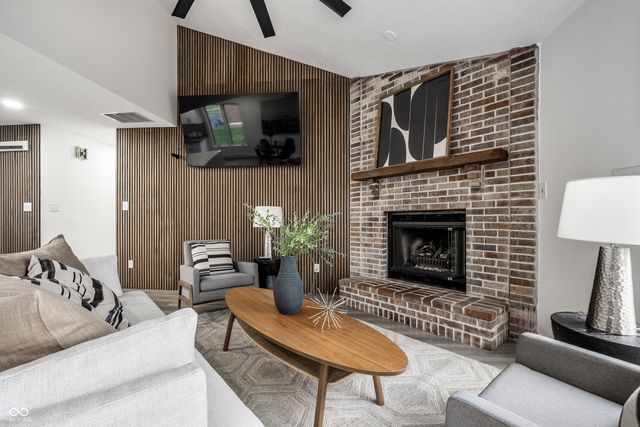 8425 Carthay Circle, Fishers, IN 46038