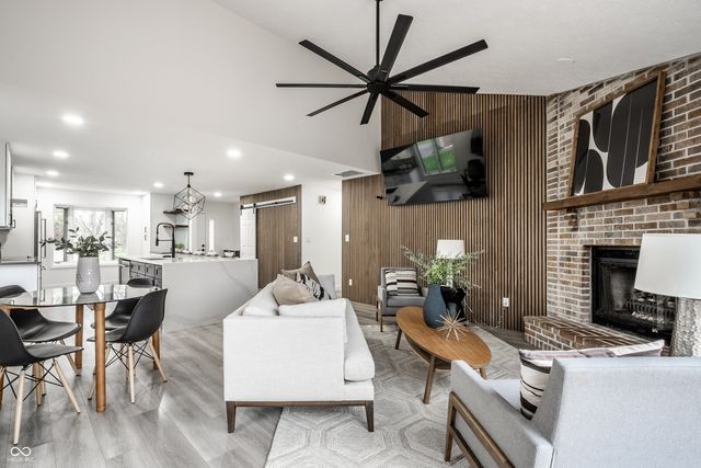 8425 Carthay Circle, Fishers, IN 46038