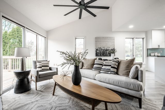 8425 Carthay Circle, Fishers, IN 46038