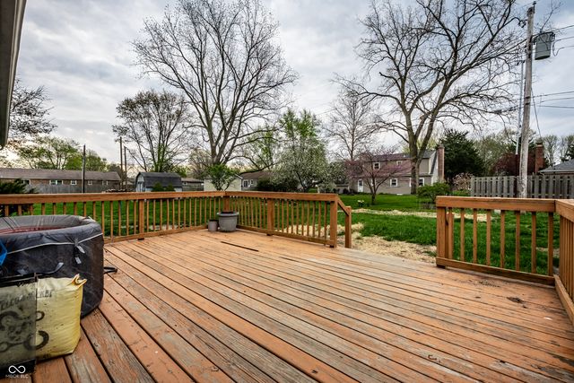 8425 Carthay Circle, Fishers, IN 46038