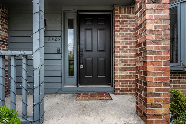 8425 Carthay Circle, Fishers, IN 46038