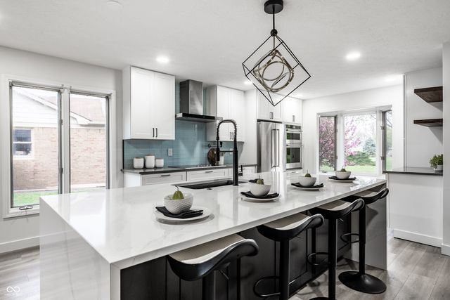 8425 Carthay Circle, Fishers, IN 46038