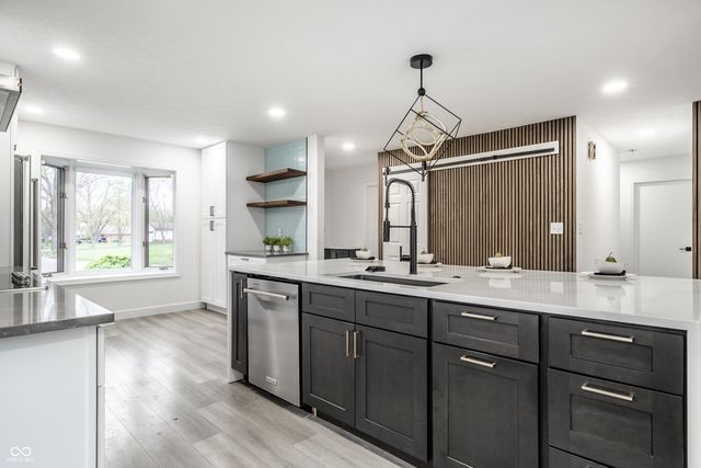 8425 Carthay Circle, Fishers, IN 46038