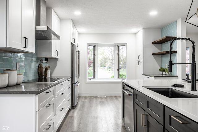 8425 Carthay Circle, Fishers, IN 46038