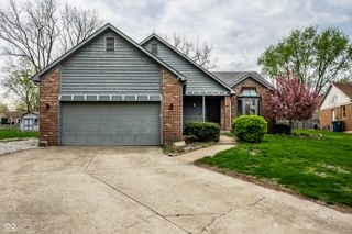 8425 Carthay Circle, Fishers, IN 46038