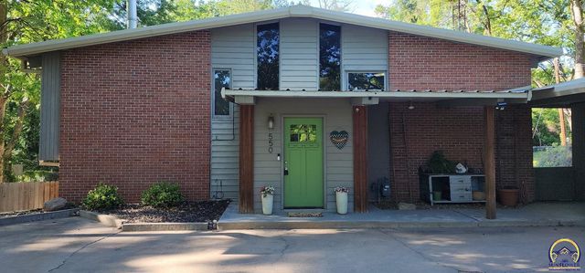 550 NW 35th ST, Topeka, KS 66617