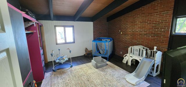 550 NW 35th ST, Topeka, KS 66617