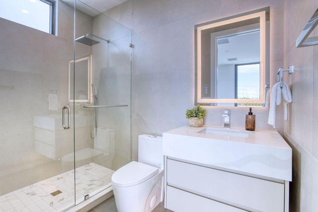 5840 NE 22nd Avenue, Fort Lauderdale, FL 33308