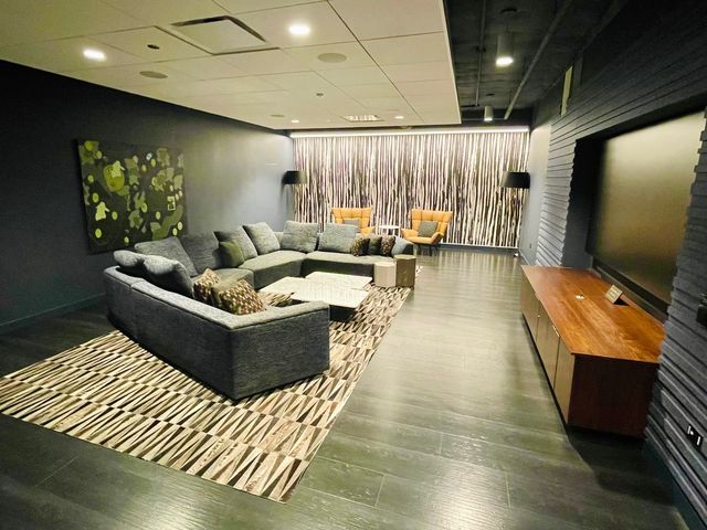 211 N Harbor Drive 901, Chicago, IL 60601