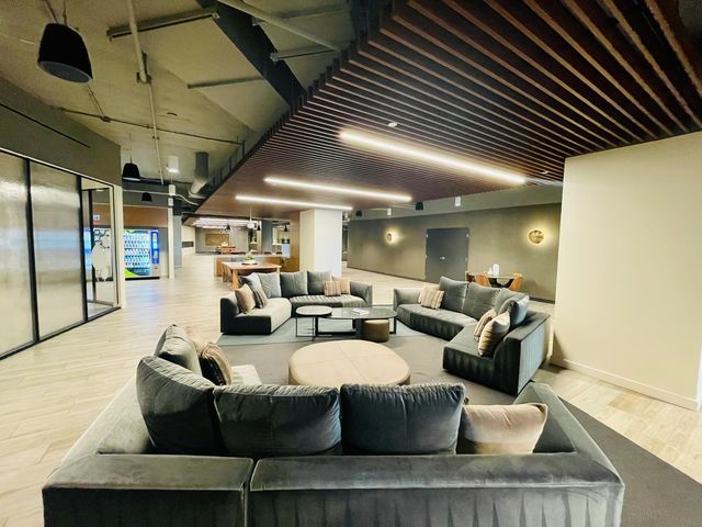 211 N Harbor Drive 901, Chicago, IL 60601
