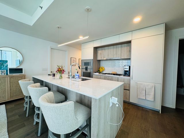 211 N Harbor Drive 901, Chicago, IL 60601