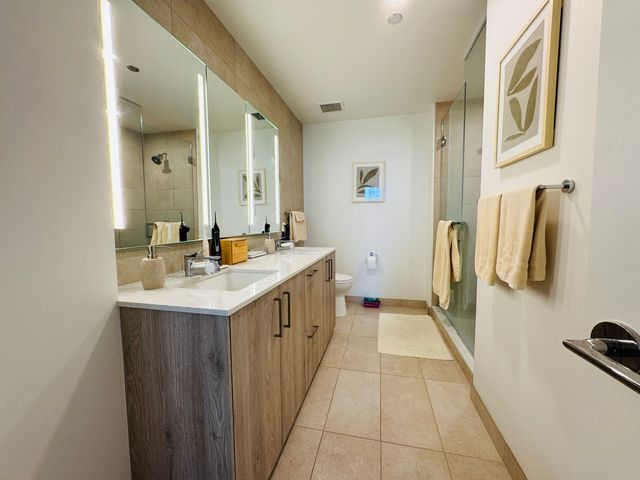 211 N Harbor Drive 901, Chicago, IL 60601