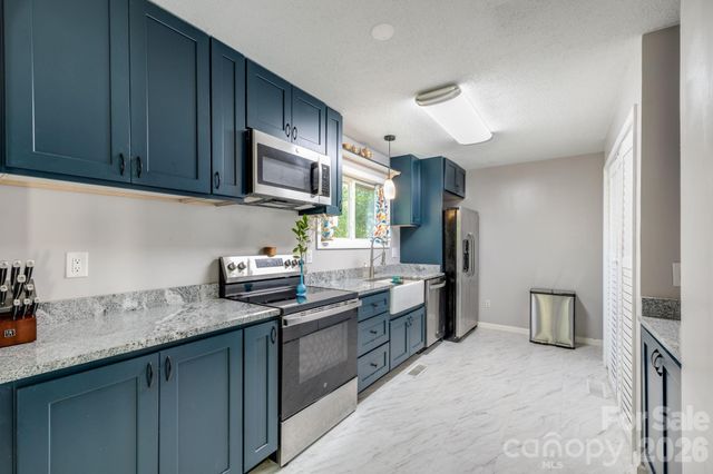 823 Fanning Bridge Road, Fletcher, NC 28732