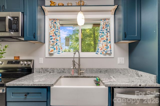 823 Fanning Bridge Road, Fletcher, NC 28732